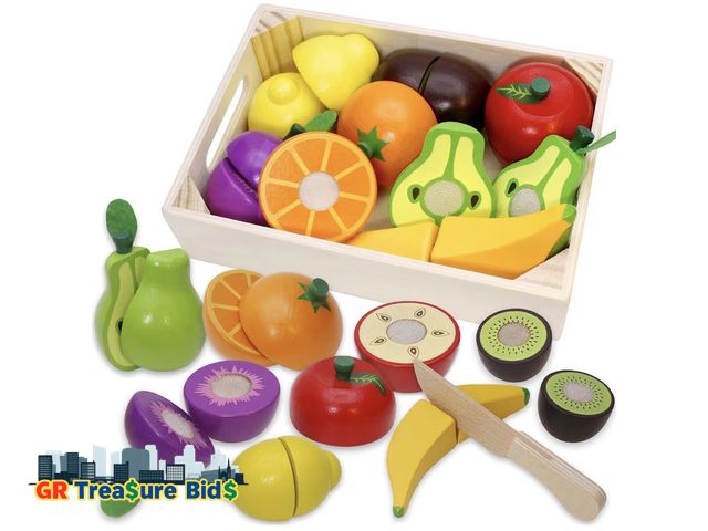 Lot 111-46062 - New Wooden Play Food for Kids Kitchen Cutting Fruits Toys for Toddlers Pretend Vegetables Gift for B...