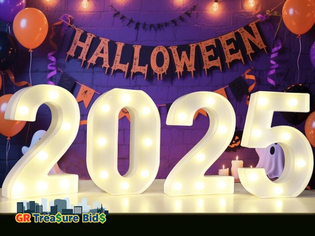 Lot 111-52062 - New 2025 Number Sign, 2025 Marquee Light Up Numbers for Halloween Decorations, Battery Operated Numb...