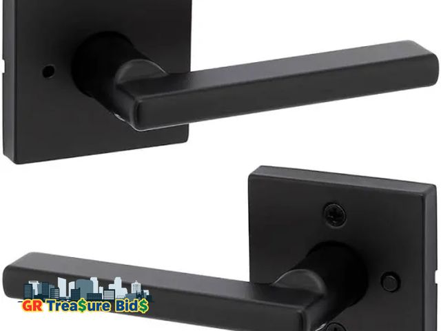 Lot 111-87464 - Kwikset Halifax Privacy Lever