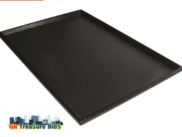 Lot 111-06372 - New MidWest Homes for Pets Replacement Pan for 48' Long Midwest Dog Crate