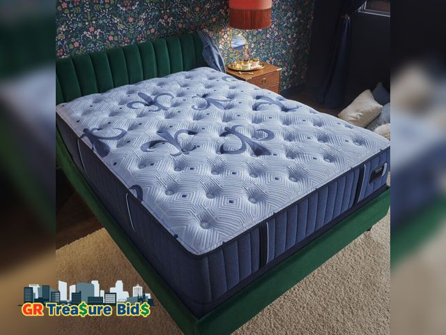 Lot 111-8622 - New $2,399 Retail Stearns &amp; Foster Estate Ultra Firm Tight Top Mattress – Model 530513

Brand ne...