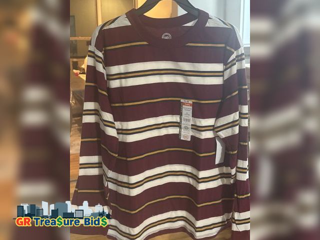 Lot 111-4099 - 1 New KLIEGOU Men's Fashion Loose Fit Crewneck Stripe T-Shrit . Size XL(14-16)