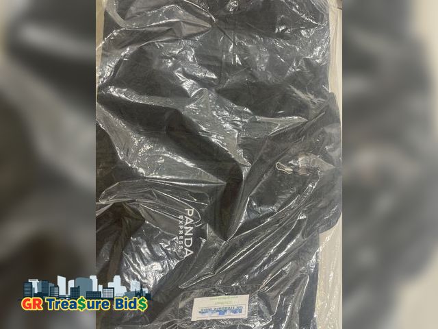 Lot 111-78649 - New Panda Express women’s black jacket (Size M).