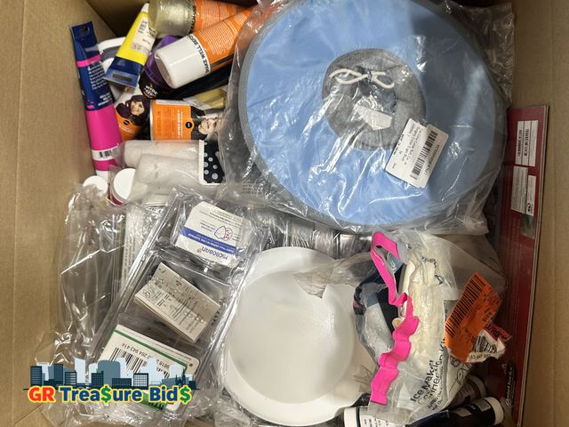 Lot 111-011130 - Mixed GENERAL MERCHANDISE full Medium box