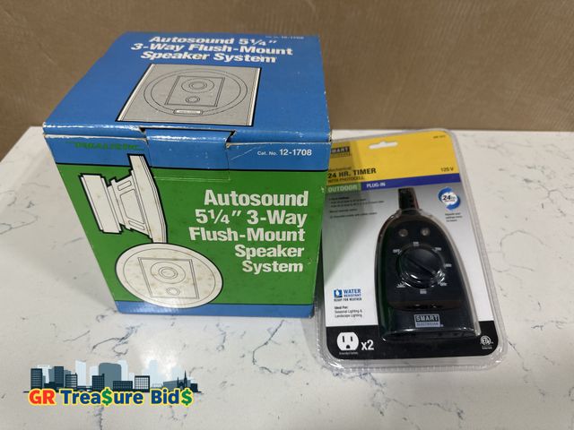 Lot 111-72743 - lot of (2) 
1. Autosound  5-1/4" 3-way Flush-Mount Speaker System Car Pair Cat No 12-1708

2.15-Amp ...