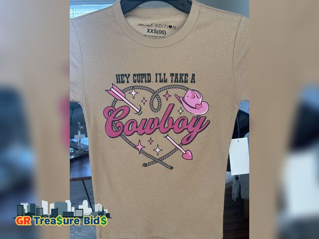 Lot 111-4143 - 1 New in My Cowgirl Era Western T-Shirt in My Cowgirl Era Western Shirt Unisex V Neck Tshirt