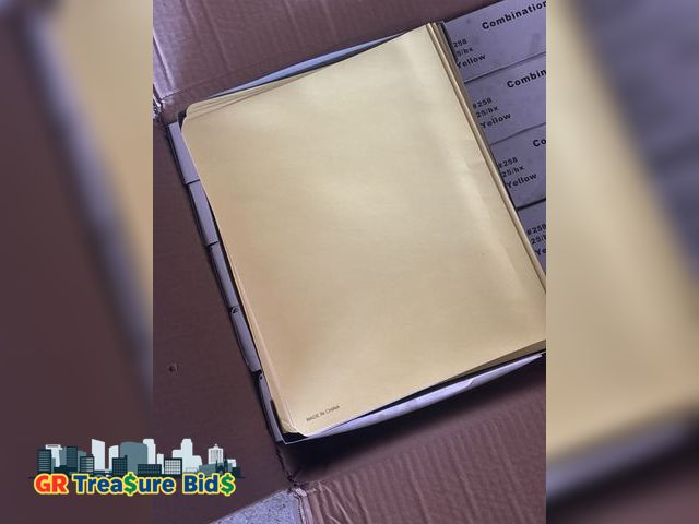 Lot 111-52690 - 10 boxes each one 25 pack combination portfolio yellow Color File Folders, Letter Size Folder for Sc...