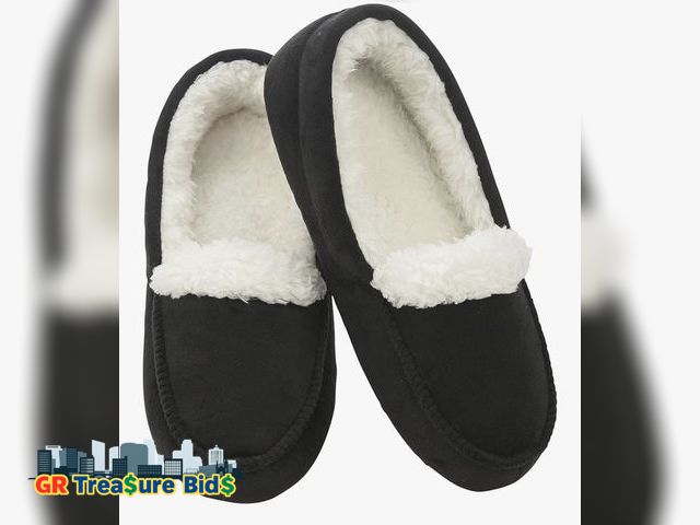 Lot 111-83773 - New Snoozies Womens Slippers Soft-Moc