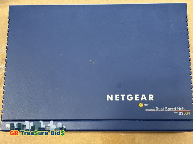 Lot 111-2096 - 1 NETGEAR DS309 10/100 Mbps NATGAR , 9 port 10/100 mbps Dual Speed Hub model DS 309