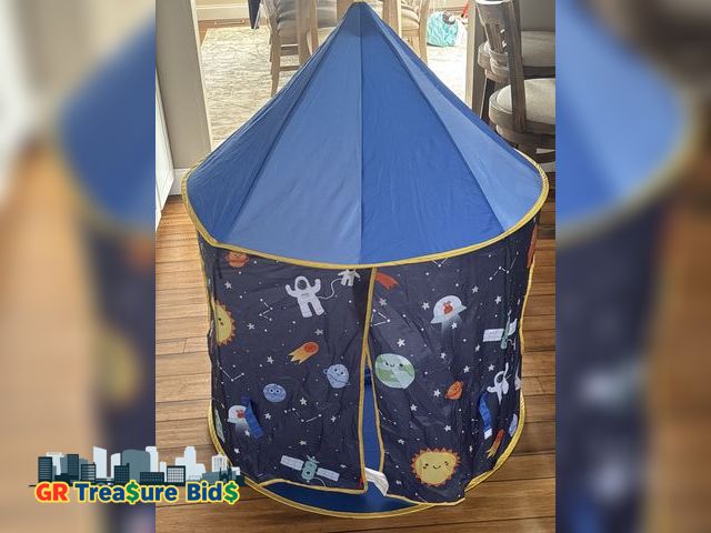 Lot 111-656782 - Rocket Ship Space Pop Up Play Tent for Kids-Astronaut Pretend Playhouse Gift for 3-5 Year Old Girls ...