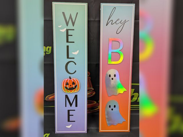 Lot 112-0558-31C-1 - Decretive Halloween signs. 31" X 8". New.