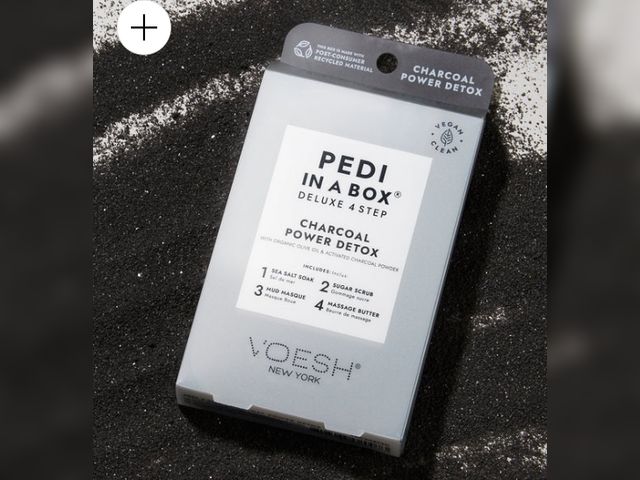 Lot 112-0280-22B - Lot of 5. Voesh - Pedi in a Box Deluxe 4 Step - Charcoal Detox. New.