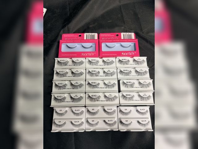 Lot 112-0235-22a - New Lot of 20 allure fake lashes new