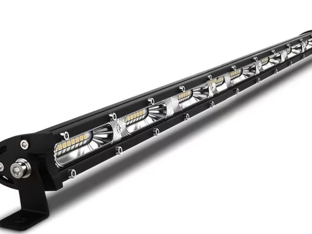Lot 112-0145-21a - New 20 inch 180 watt led light bar. New in box