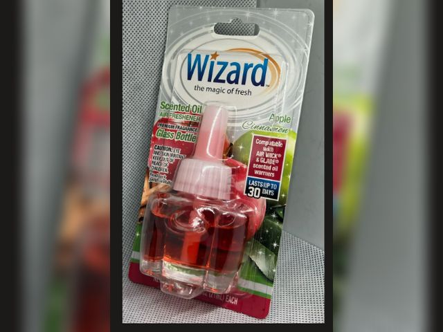 Lot 112-0276-22B - Wizard the magic of fresh scented oil air freshner - apple cinnamon. Lot of 3. New.