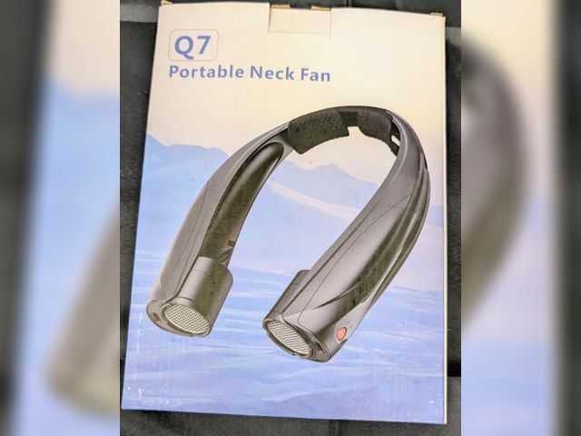 Lot 112-0282-22C - Portable neck fan. New.
