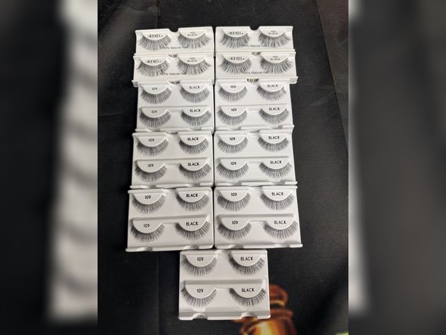 Lot 112-0234-22a - New Lot of 18 allure fake eye lashes new