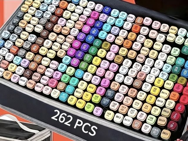 Lot 112-0153-21b - New 262 piece dual tip marker set with Case. Brand new.