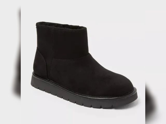 Lot 112-0172-22D - Universal Threads Women's May Boots Size 8 Black Suede Booties. New
