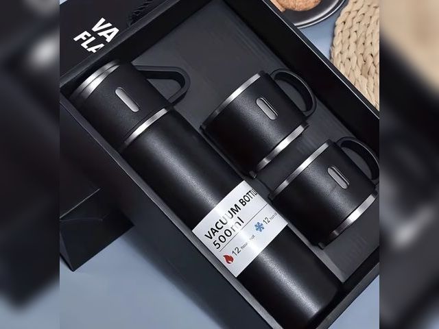 Lot 112-0030-21b - 4pcs Stainless Steel Water Bottle &amp; Cups Gift Set  new