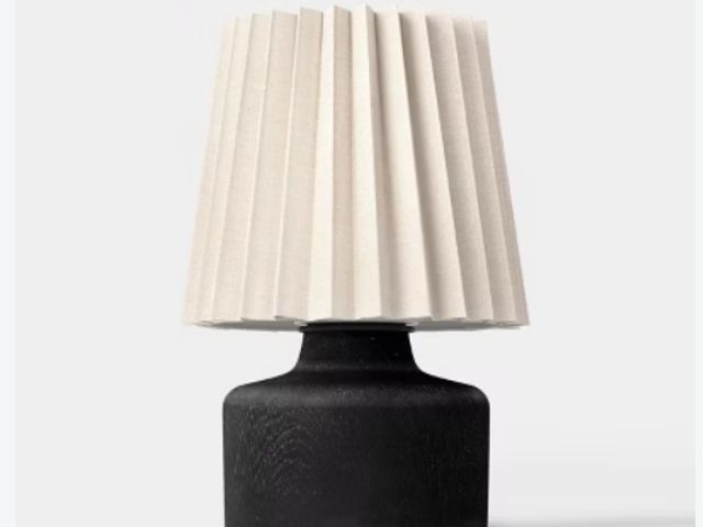 Lot 112-0068-23C - Lot of 2. Room Essentials inline toggle switch table lamp. New.