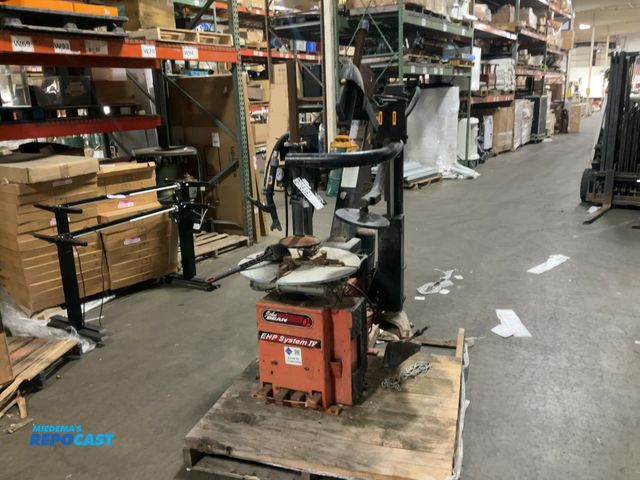 Lot 2-18380 - John Bean EHP System IV Tire Changer