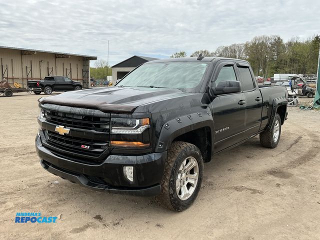 Lot 2-90191 - 2016 Chevrolet Silverado 1500 LT Double Cab 4WD Double Cab Standard Box Pickup Truck 4x4