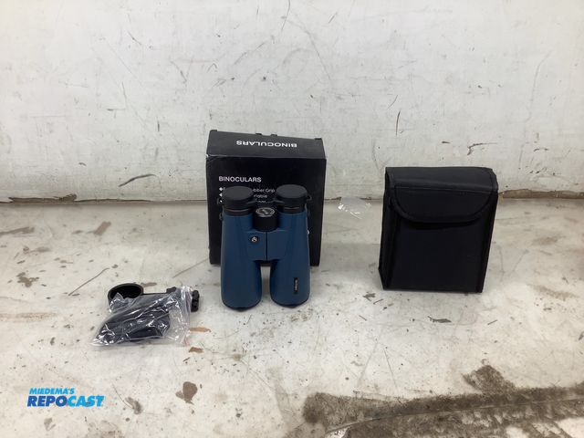 Lot 2-92693 - New Unkzyzn 15x55 Zoom Blue Binoculars with Case and Carrying Strap