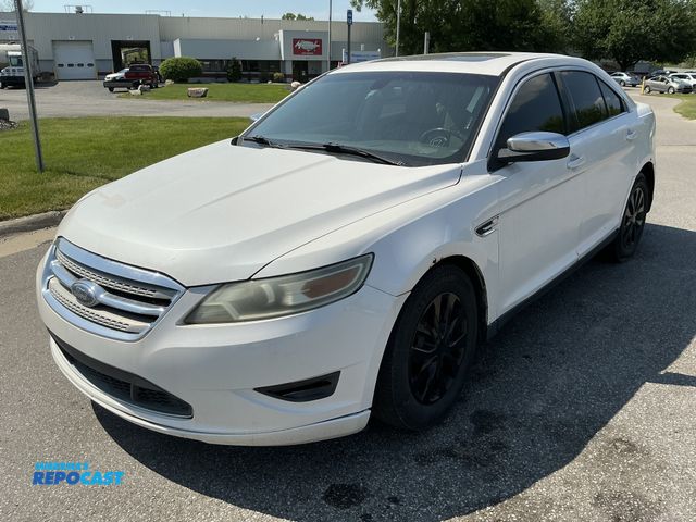 Lot 2-92004 - 2010 Ford Taurus Limited Sedan AWD