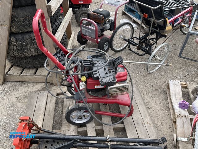 Lot 2-27537 - Craftsman power washer with 2700 max PSI and 175cc Briggs&amp;Stratton engine