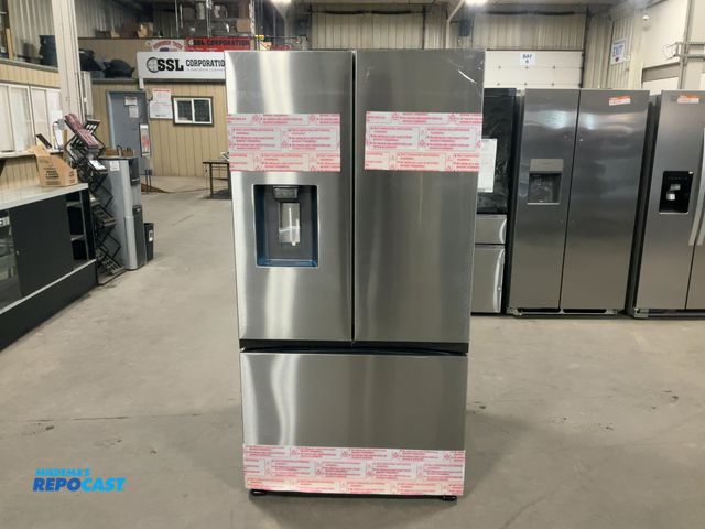 Lot 2-55202 - Scratch & Dent Samsung RF32CG5B10SR Refrigerator