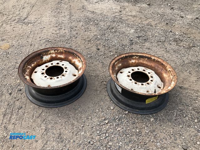Lot 2-96123 - 2 WHL15X6LB 6-6-4.633-1.12 Rims - rusted