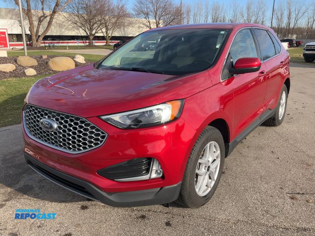 Lot 2-43580 - 2023 Ford Edge SEL SUV AWD