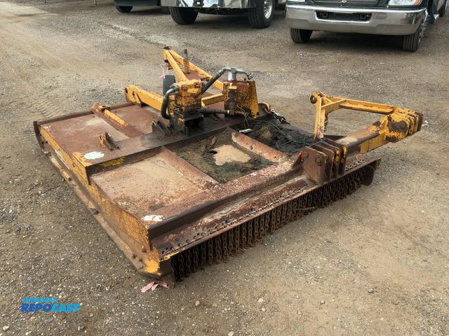 Lot 2-20121 - Tiger 5' 3-point Heavy Duty Hydraulic Brush Cutter Attachment, 3-point hitch and caster wheel are of...