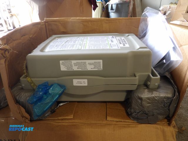 Lot 2-53963 - Fend-ALL Purified eyewash Cartridge
6.9 gallon Cap, Fend all 2000, #60Kj87