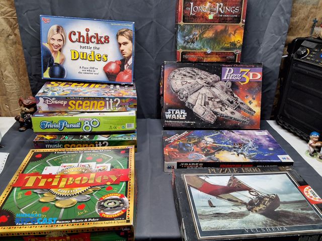 Lot 2-10657 - ASSORTED GAMES AND PUZZLES.