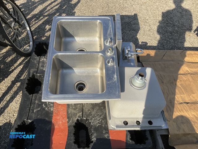 Lot 2-62715 - lot of (3) commercial kitchen stainless steel sinks