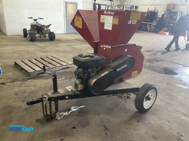 Lot 2-33560 - MacKissic Towable Chipper