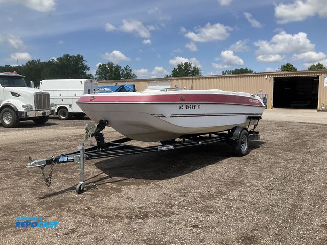 Lot 2-34300 - 1994 Four Winns 194 Candia 18’ 8” Open Bow Boat