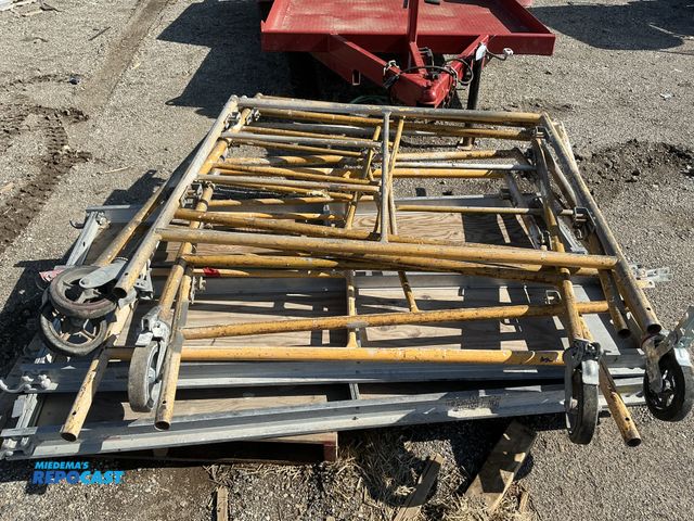Lot 2-93285 - Skid lot of metal scaffolding