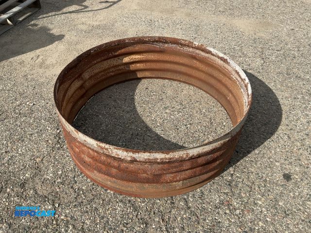 Lot 2-62879 - Fire pit ring. 37” diameter.