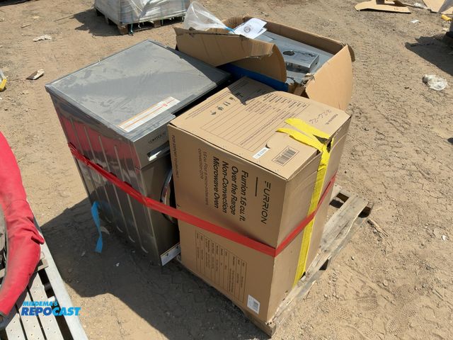 Lot 2-76994 - Skid Lot of a Contour Scratch and Dent Washer/Dryer Set and a Furrion FMSMA16A-BL Microwave Oven