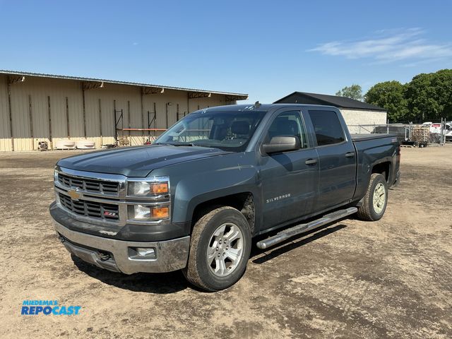 Lot 2-40021 - 2014 Chevrolet Silverado 1500 1LT Crew Cab 4WD Crew Cab Standard Box Pickup Truck 4x4