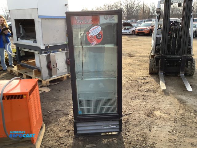 Lot 2-92589 - True GDM-12-HC-LD DMF Live Bait refrigerator