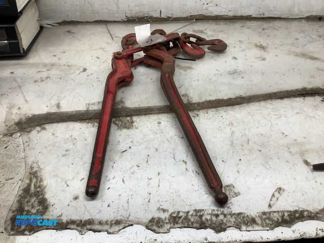 Lot 2-92025 - lot of 2 chain binders