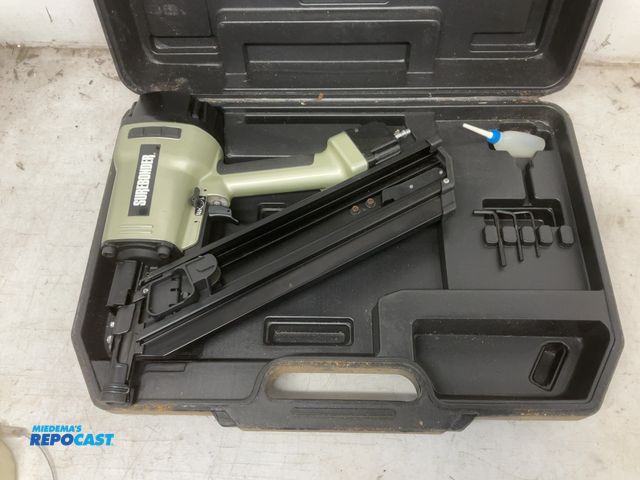 Lot 2-35850 - Super Bonder Air Compressed Nail Gun