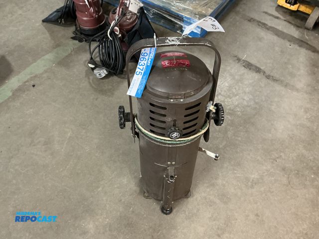Lot 2-96375 - Vintage EC Stage fresnel spotlight 3366F / 9x9 x 120v 1,000 w studio theater light working pull