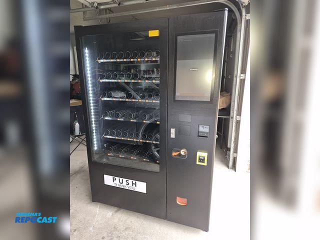 Lot 2-61330 - New Scratch & Dent Free Standing XY Vending XY-DRY-10C Touchscreen Vending Machine