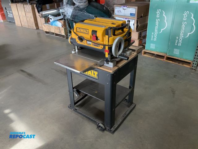Lot 2-15539 - Dewalt DW735 Electric Powered 13” Planer