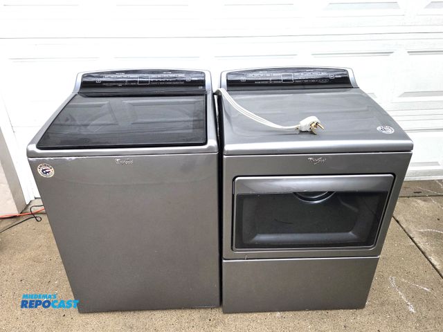Lot 2-93553 - Electric Whirlpool Washer &amp; Dryer Washer Dryer Washer and dryer combo, electric dryer. Removed i...